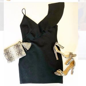 CUTEST LITTEL BLACK DRESS